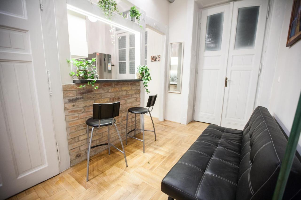 N40 By Small Home Budapeste Exterior foto